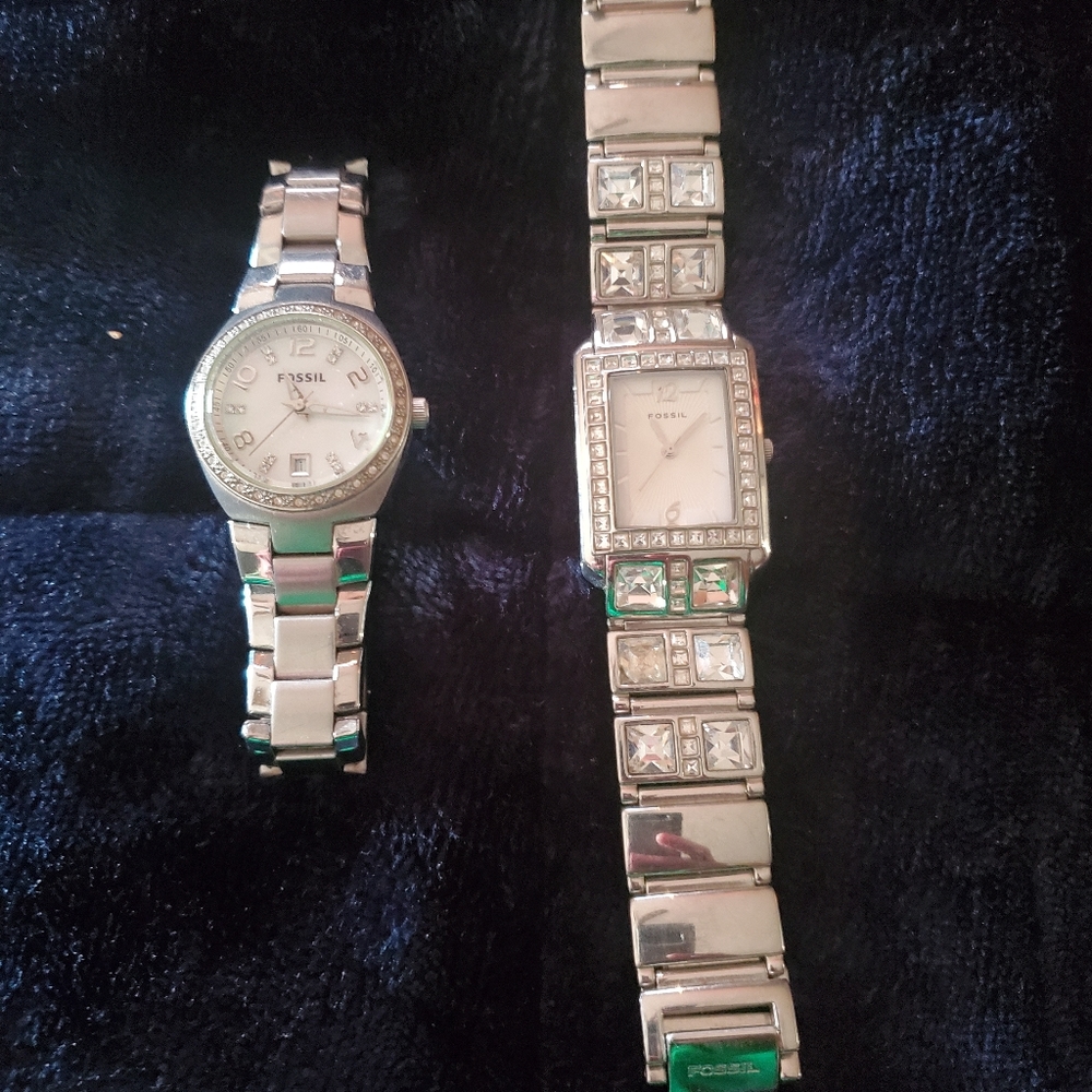 Fossil watch with round face